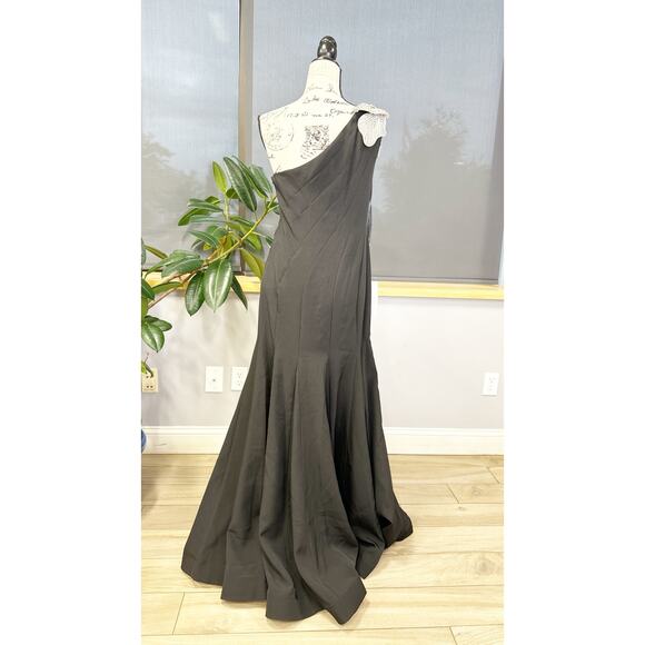 Mac Duggal Black One-Shoulder Maxi Dress with Silver Detail - Picture 7 of 11